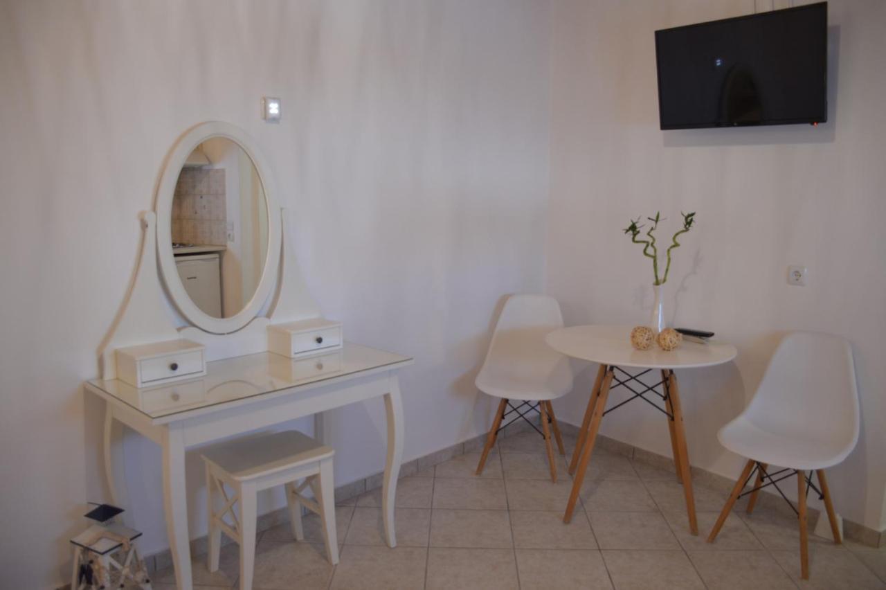 Cute Studio In Milos Трипити Экстерьер фото
